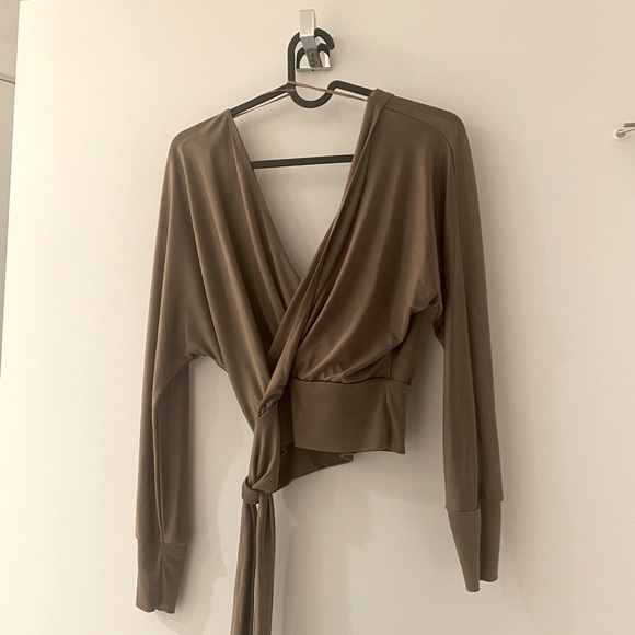 Dynamite Crop Top - Picture 2 of 2